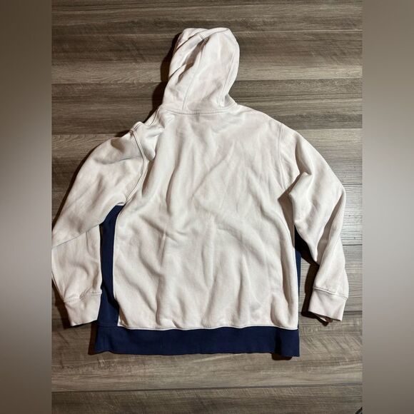 Women’s white Nike 1/4 zip up pullover size XL Running Gym Training Sweater - Picture 2 of 3